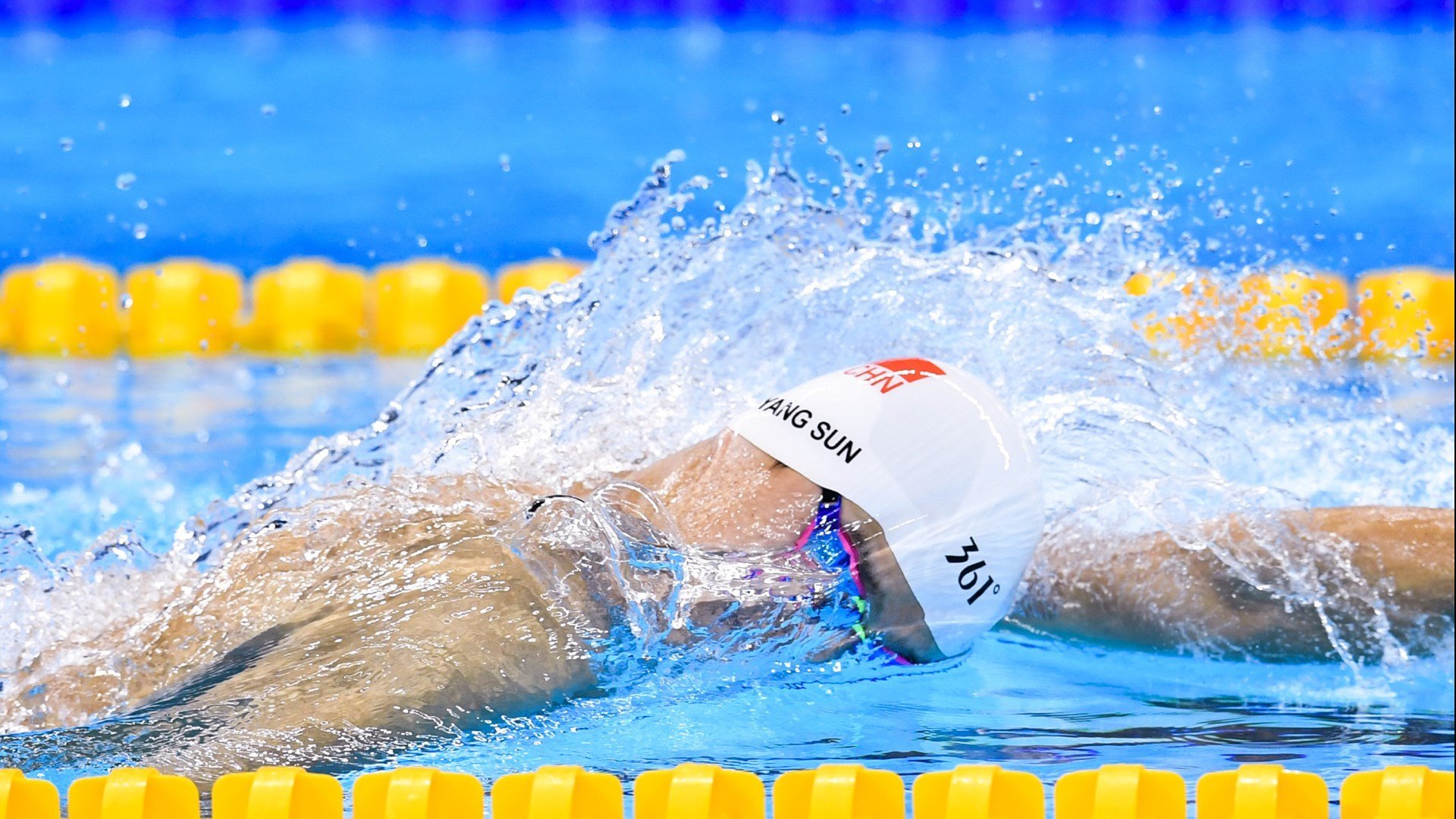 九游官网入口下载-冠军球队球员参与公益马拉松传播健康理念，马拉松运动员签约赞助